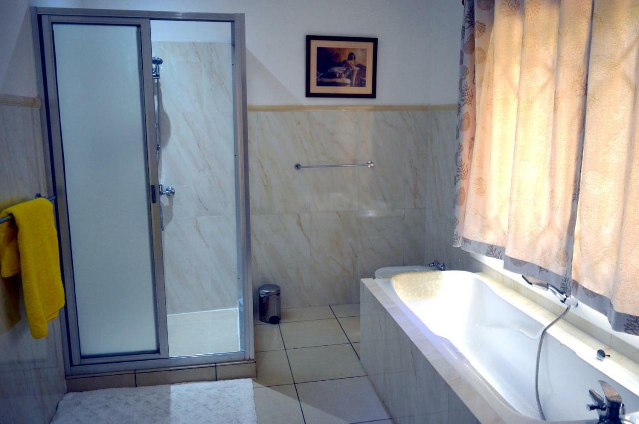 Sundown Beach Villa Glacis  エクステリア 写真