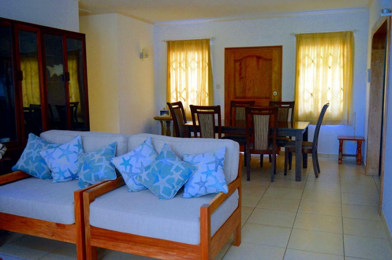 Sundown Beach Villa Glacis  エクステリア 写真